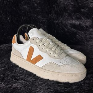 Veja V-90 Sneakers Extra White Umber Tan Womens Size 5 Shoes Low Top